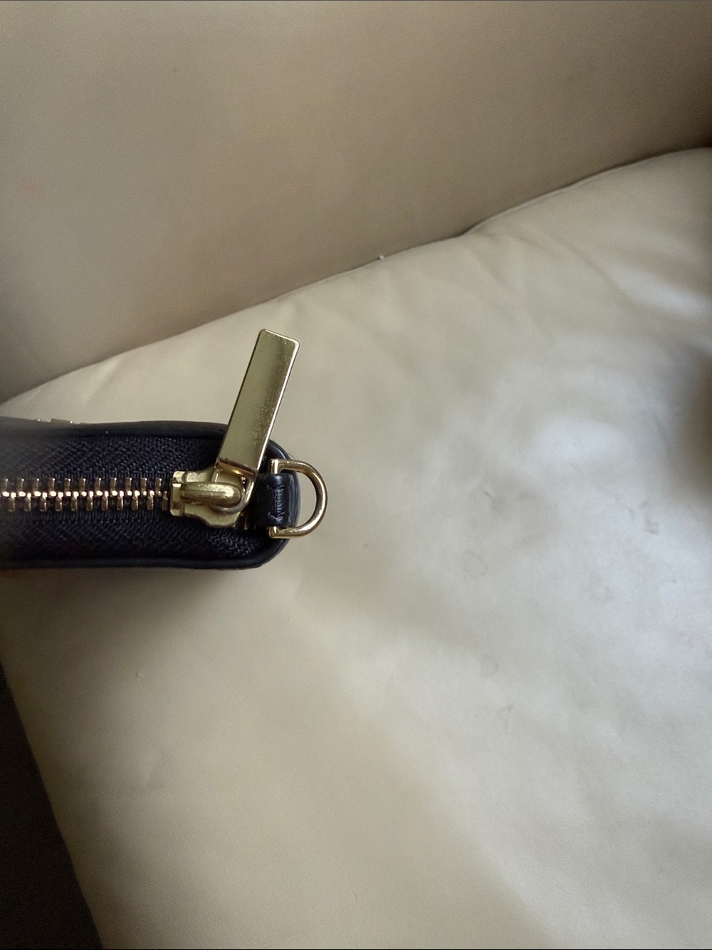 Tory Burch Small Zip-Around Wallet in Pebbled Leather - Picture 5 of 5
